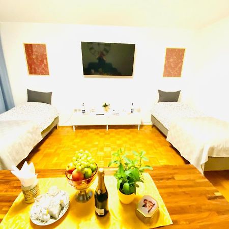 Welcome To Messe!-Two-Bedroom Apartment&Balcony ฮันโนเวอร์ ภายนอก รูปภาพ