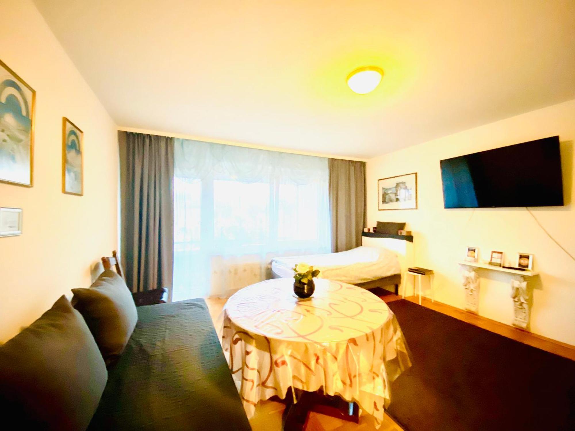 Welcome To Messe!-Two-Bedroom Apartment&Balcony ฮันโนเวอร์ ภายนอก รูปภาพ