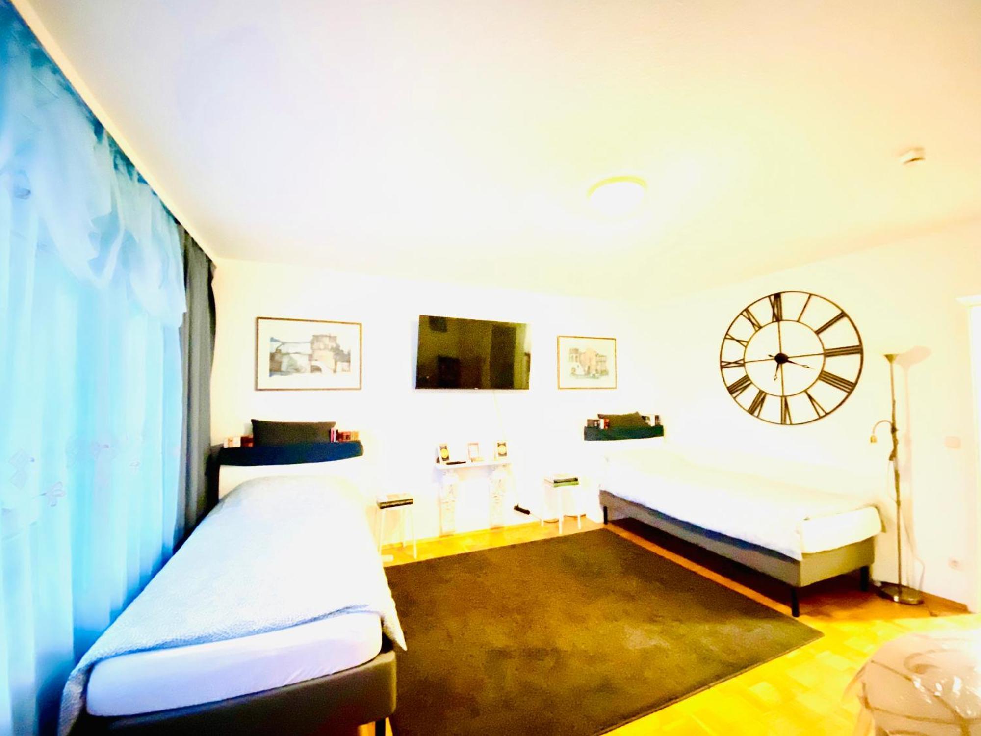 Welcome To Messe!-Two-Bedroom Apartment&Balcony ฮันโนเวอร์ ภายนอก รูปภาพ